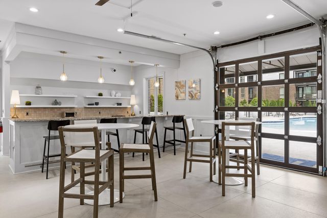 200 Manufacturers Road Apt 203, Chattanooga, TN 37405