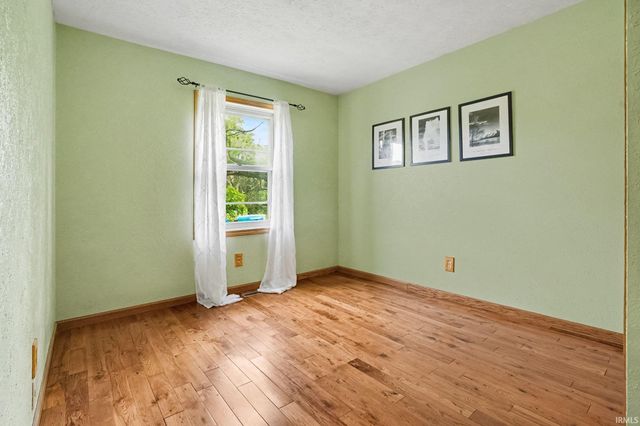 19238 State Line Road, South Bend, IN 46637