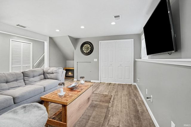 19238 State Line Road, South Bend, IN 46637