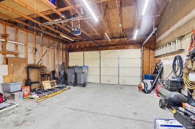 19238 State Line Road, South Bend, IN 46637