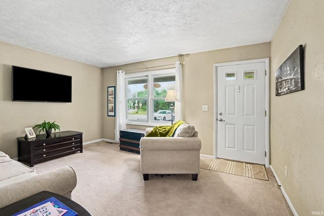 19238 State Line Road, South Bend, IN 46637