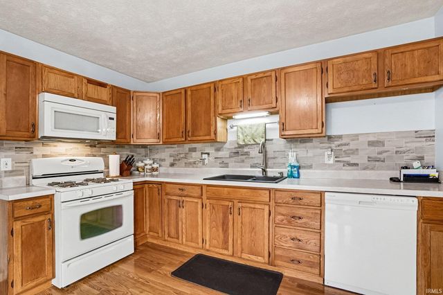 19238 State Line Road, South Bend, IN 46637