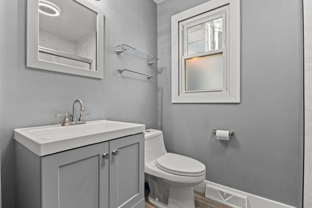 2917 S Wentworth AVENUE, Milwaukee, WI 53207