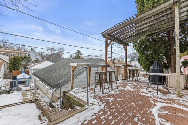 2917 S Wentworth AVENUE, Milwaukee, WI 53207