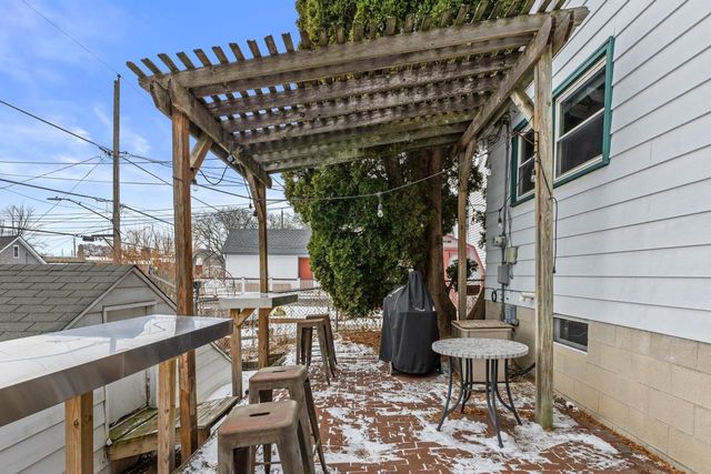 2917 S Wentworth AVENUE, Milwaukee, WI 53207