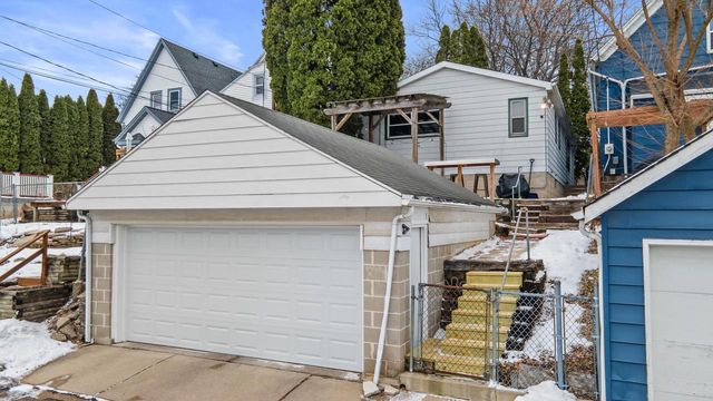 2917 S Wentworth AVENUE, Milwaukee, WI 53207