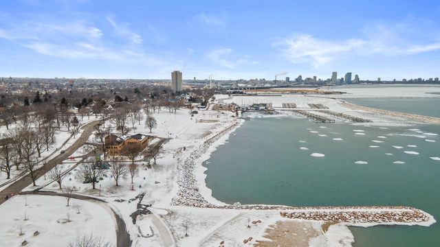 2917 S Wentworth AVENUE, Milwaukee, WI 53207