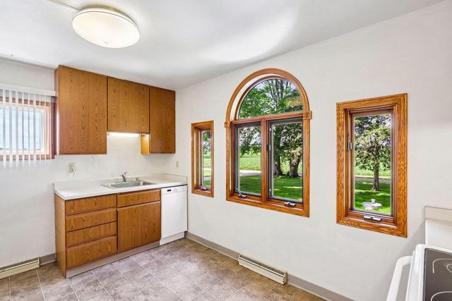 W5440 Halverson Drive, Poynette, WI 53955