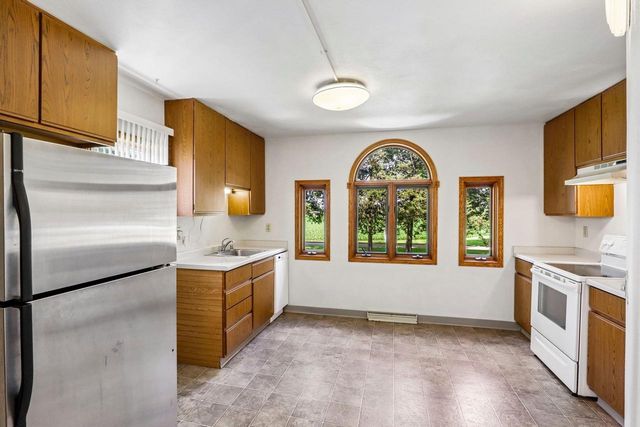 W5440 Halverson Drive, Poynette, WI 53955