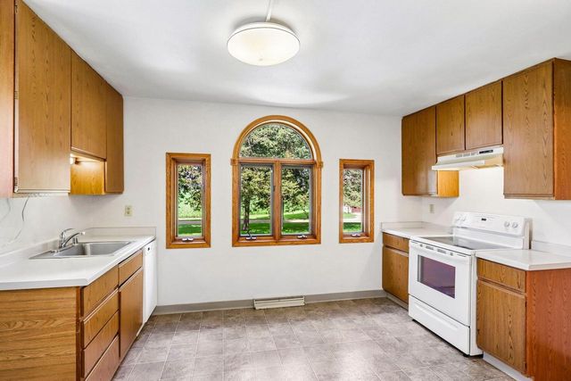 W5440 Halverson Drive, Poynette, WI 53955