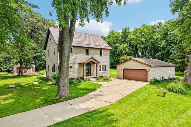 W5440 Halverson Drive, Poynette, WI 53955