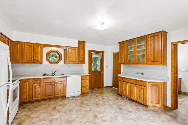 W5440 Halverson Drive, Poynette, WI 53955