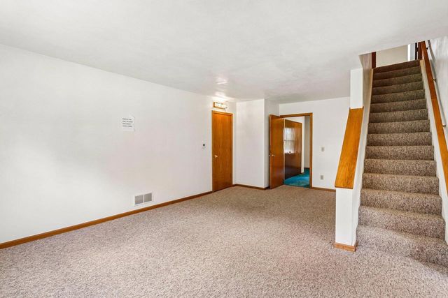 W5440 Halverson Drive, Poynette, WI 53955