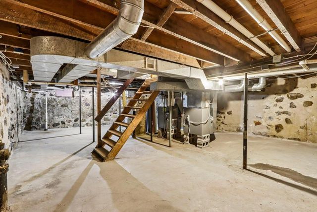 W5440 Halverson Drive, Poynette, WI 53955