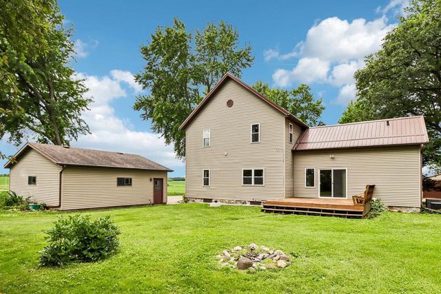 W5440 Halverson Drive, Poynette, WI 53955