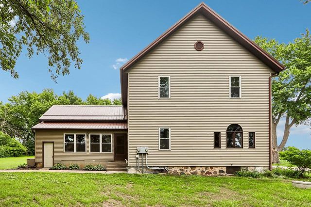 W5440 Halverson Drive, Poynette, WI 53955