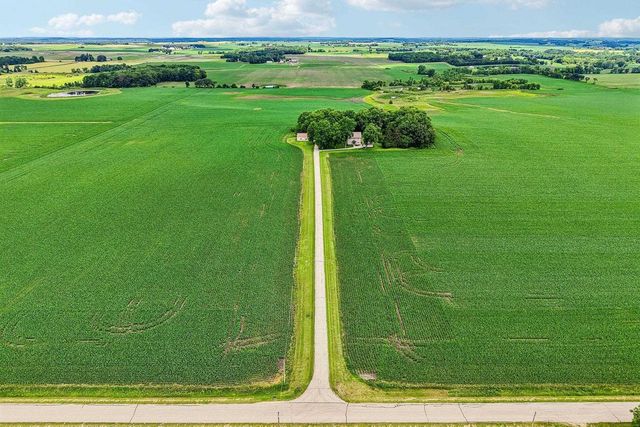 W5440 Halverson Drive, Poynette, WI 53955