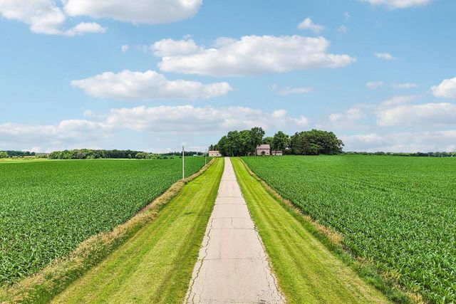 W5440 Halverson Drive, Poynette, WI 53955