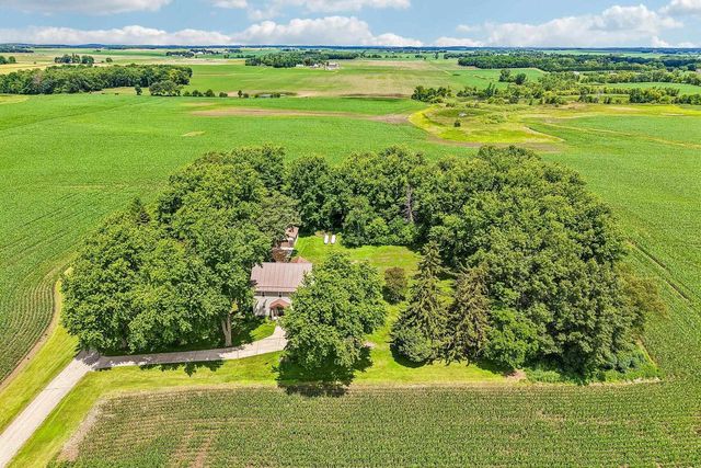 W5440 Halverson Drive, Poynette, WI 53955