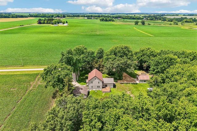 W5440 Halverson Drive, Poynette, WI 53955