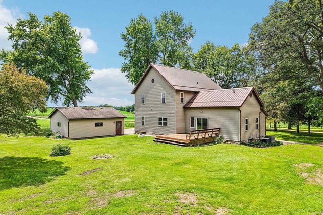 W5440 Halverson Drive, Poynette, WI 53955