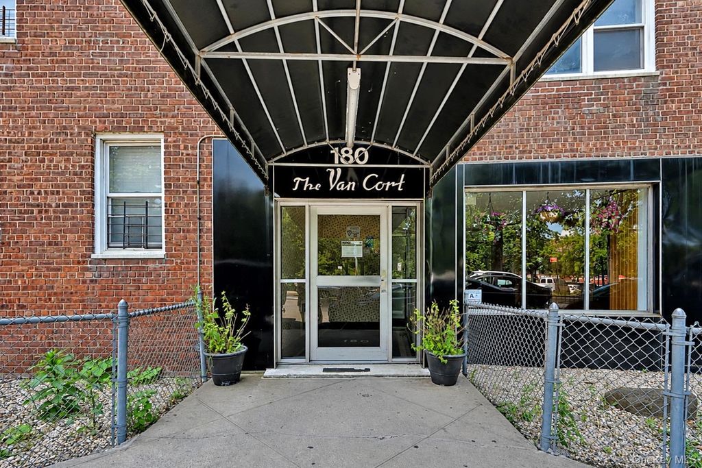 180 Van Cortlandt Park S 5C, Bronx, NY 10463 — exterior
