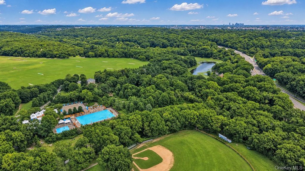 180 Van Cortlandt Park S 5C, Bronx, NY 10463 — photo 3