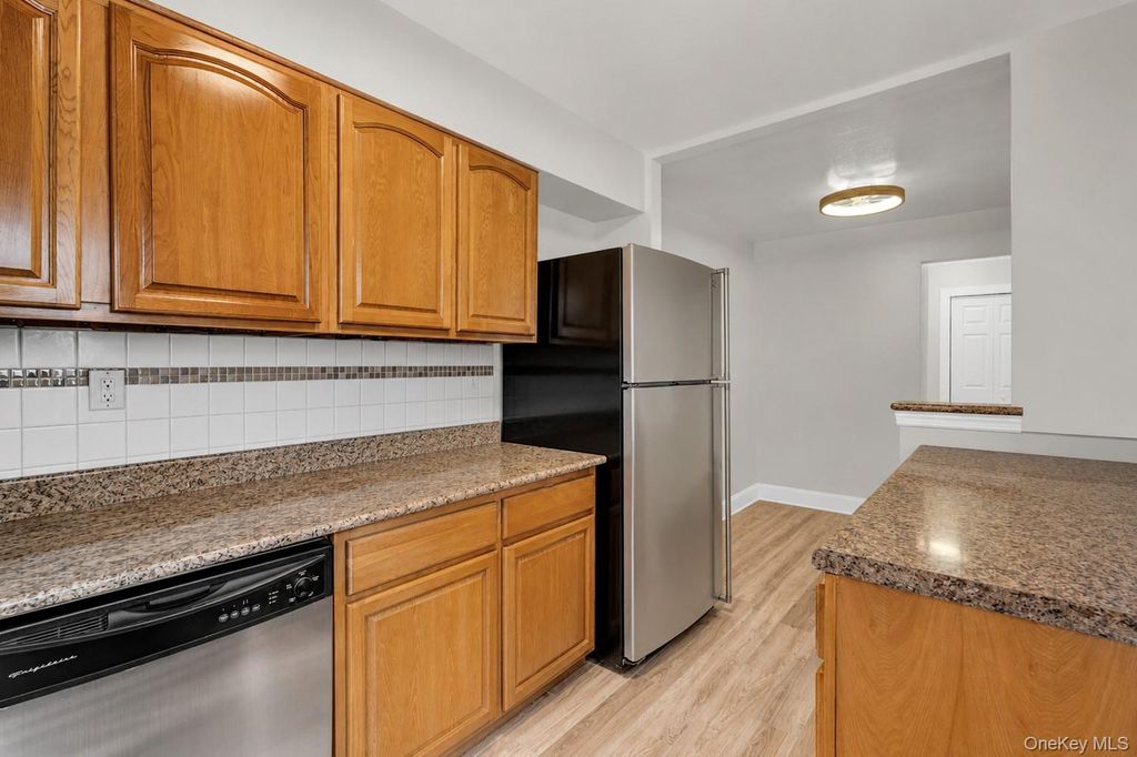 180 Van Cortlandt Park S 5C, Bronx, NY 10463 — photo 5