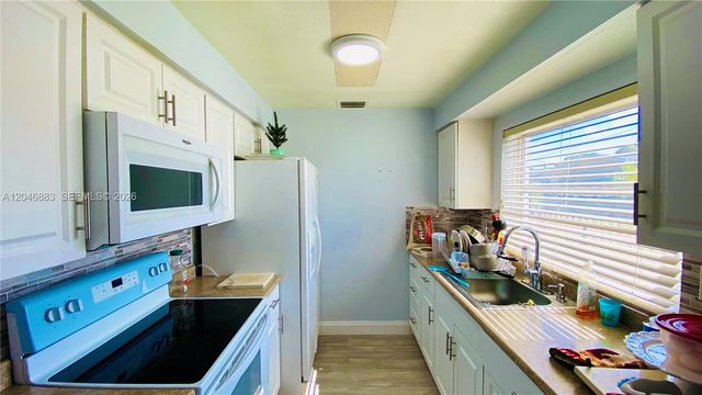 6810 NW 28th Street, Sunrise, FL 33313