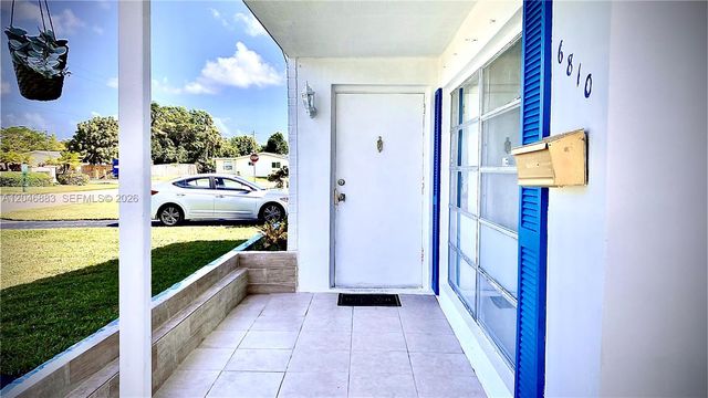 6810 NW 28th Street, Sunrise, FL 33313