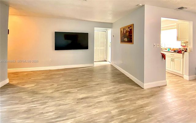 6810 NW 28th Street, Sunrise, FL 33313