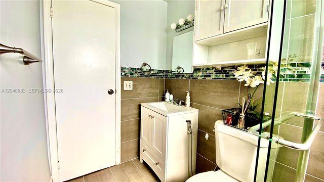 6810 NW 28th Street, Sunrise, FL 33313