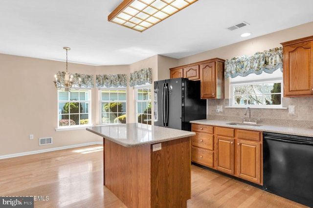 2621 MEADOW LAKE DR, Toms River, NJ 08755