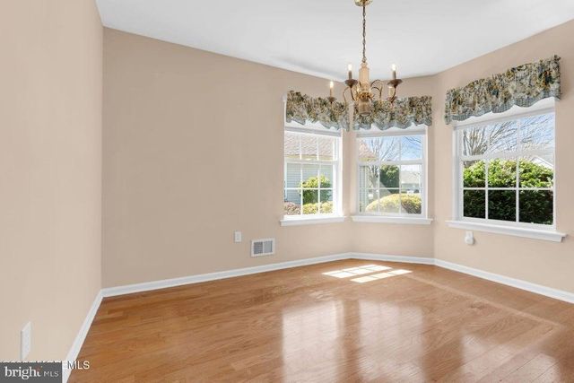 2621 MEADOW LAKE DR, Toms River, NJ 08755