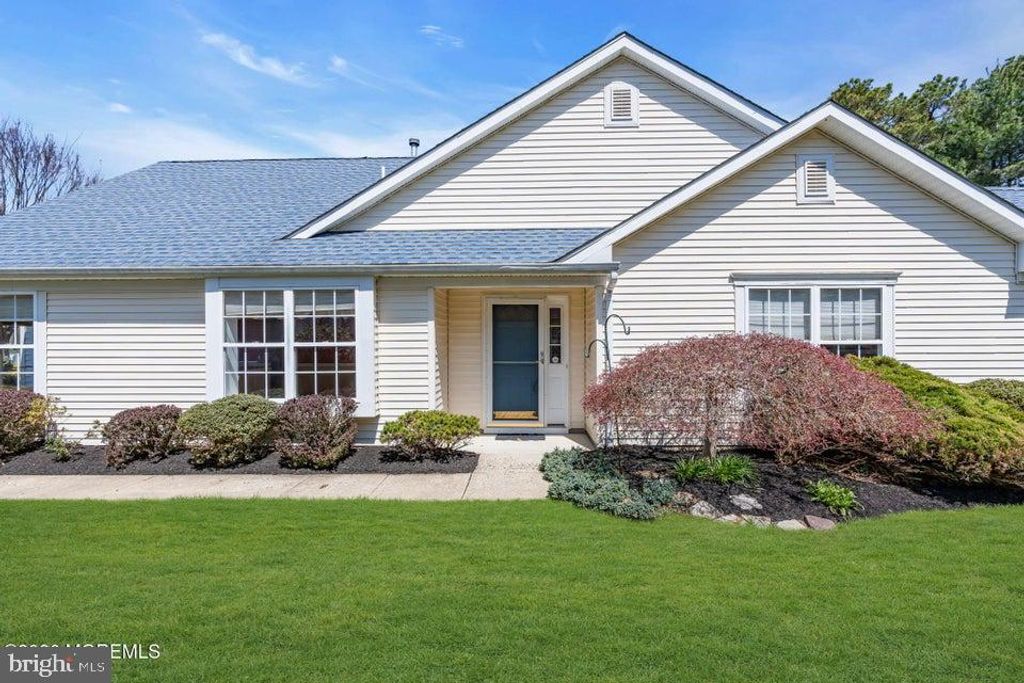 2621 MEADOW LAKE DR, Toms River, NJ 08755