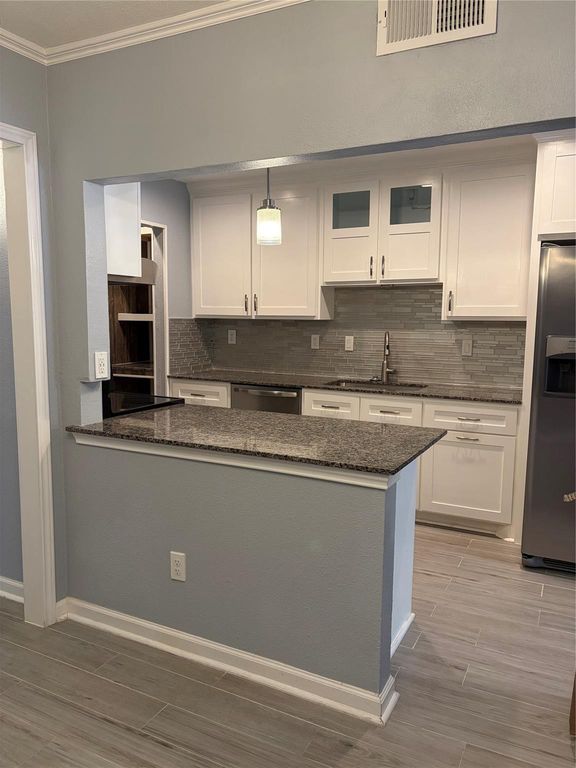 11540 Chimney Rock Road 124, Houston, TX 77035