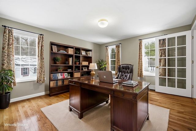 86 Hunter Rd, Uxbridge, MA 01569