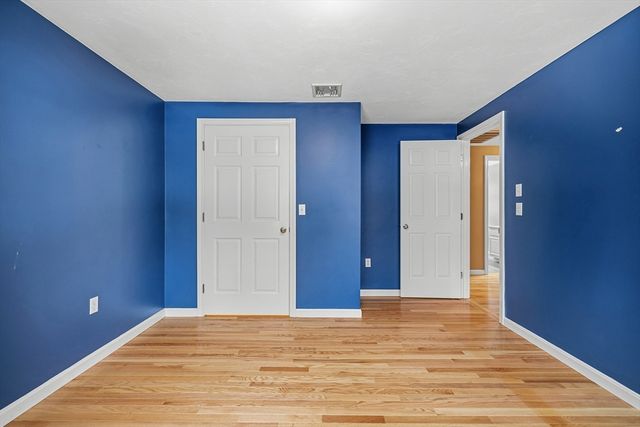 86 Hunter Rd, Uxbridge, MA 01569