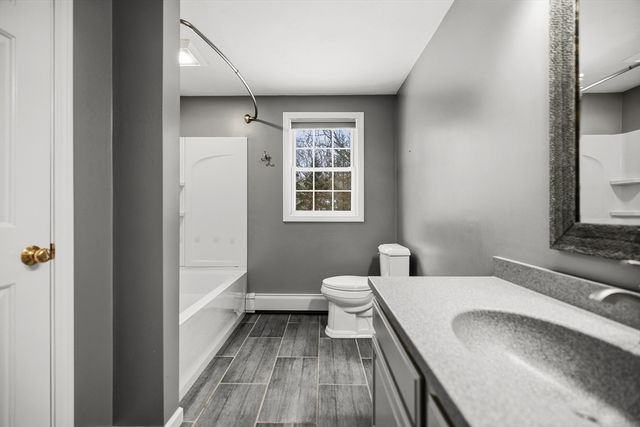 86 Hunter Rd, Uxbridge, MA 01569