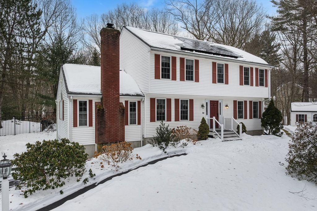 86 Hunter Rd, Uxbridge, MA 01569