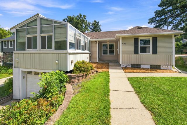 432 16th Ave SW, Rochester, MN 55902