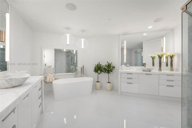5959 Collins Ave 807, Miami Beach, FL 33140
