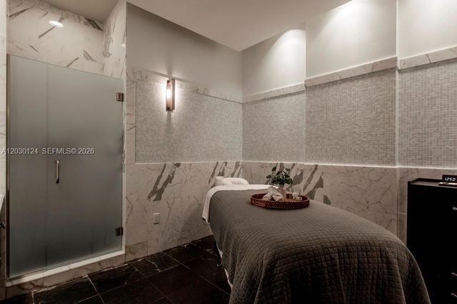 5959 Collins Ave 807, Miami Beach, FL 33140