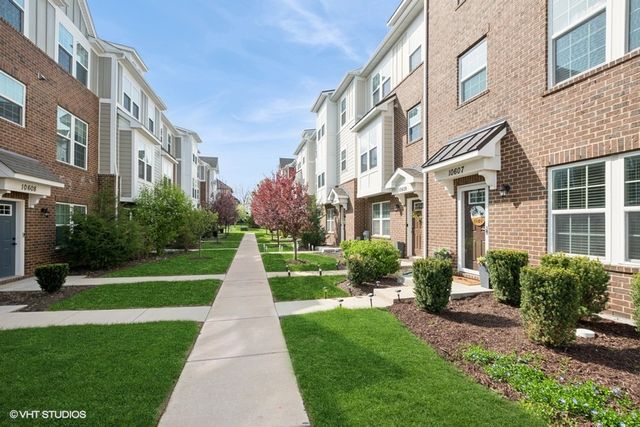 10607 Paige Circle, Orland Park, IL 60462
