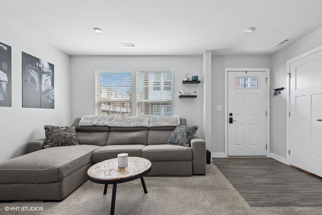 10607 Paige Circle, Orland Park, IL 60462