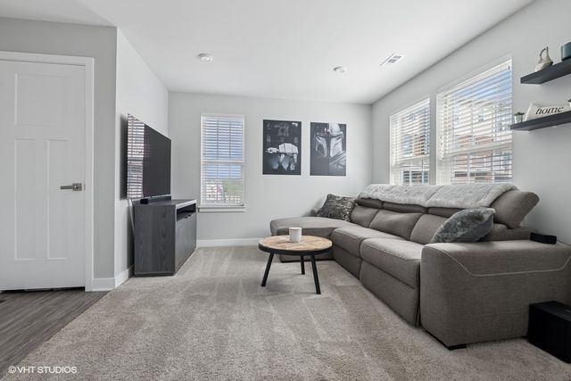 10607 Paige Circle, Orland Park, IL 60462