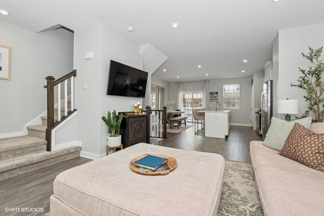 10607 Paige Circle, Orland Park, IL 60462