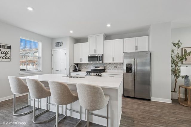10607 Paige Circle, Orland Park, IL 60462