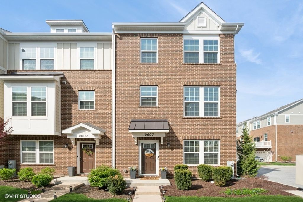 10607 Paige Circle, Orland Park, IL 60462