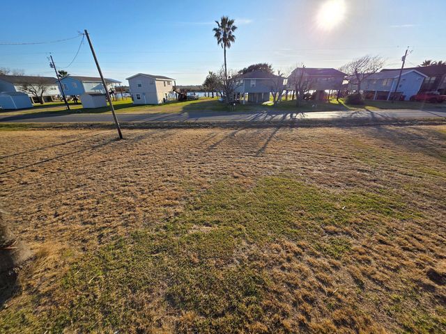 405 Blue Water Boulevard, Sargent, TX 77414